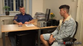 Segurança do Aeroporto – Jarvis Como e Dominik Balta