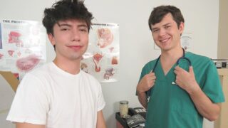 Enfermeira cria o lutador gostoso – Dakota Lovell and Avery Beck