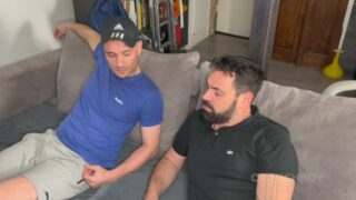 Twink submisso e intenso dominado pelo peludo Rod, de Lyo